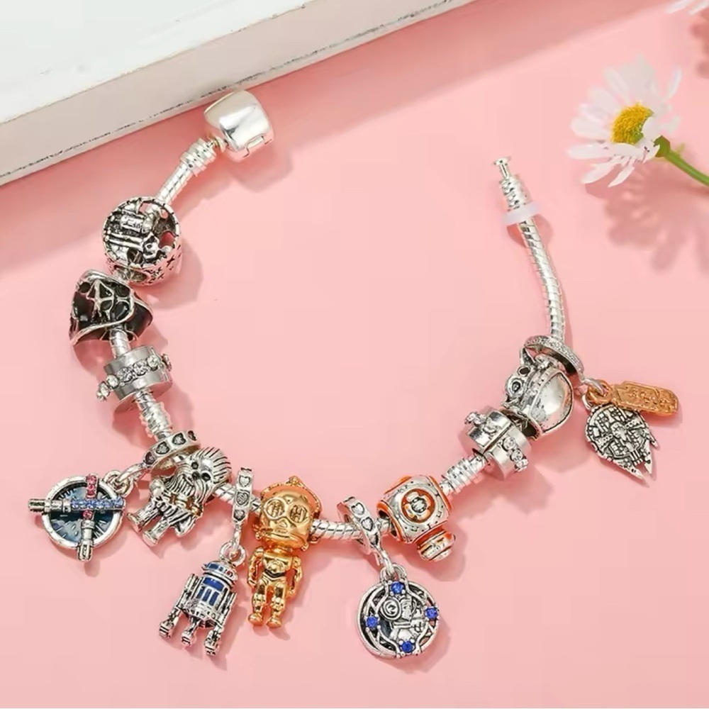 925 Sterling Silver Various Star Wars Characters Themed Loaded Charm Bracelet